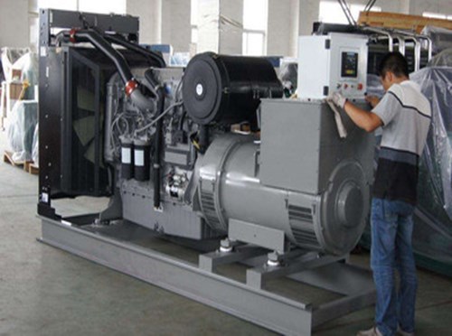 君山柴油发电机空气滤清器堵塞会对发电机组产生哪些影响？