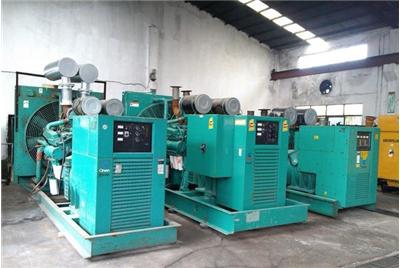 君山如何判断汽油发电机组电瓶的使用寿命？