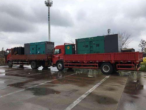 君山涂抹密封胶后，需要等待多长时间才能安装水冷式机油散热器密封件？