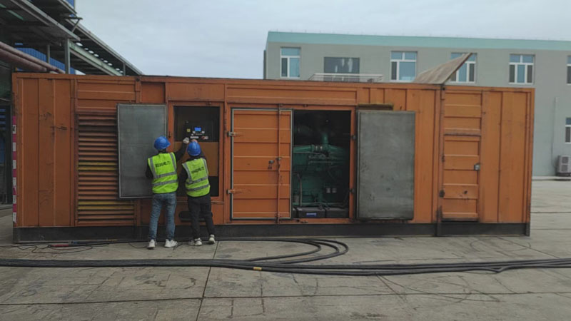 君山如何检查柴油发电机组的机油油位？